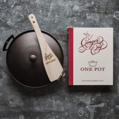'One Pot' Book, 30cm Netherton Foundry Pan & Spatula